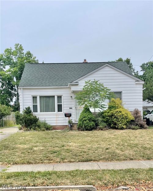 18807 Longview Ave, Maple Heights, OH, 44137-1622 | Card Image