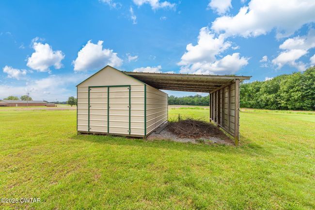 Storage for yard tools & toys | Image 23