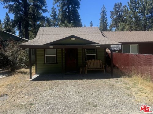 208 E Mountain View Blvd, Big Bear City, CA, 92314-8843 | Card Image