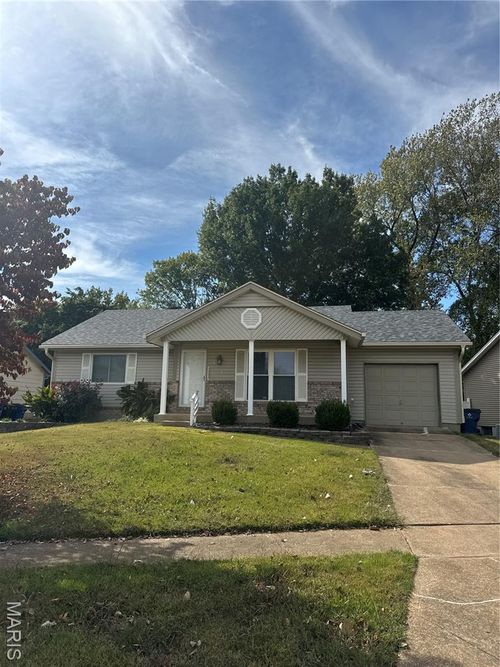 2016 Freemantle Ct, Florissant, MO, 63031-2027 | Card Image