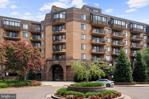 203-2111 Wisconsin Ave Nw, WASHINGTON, DC, 20007-2285 | Card Image