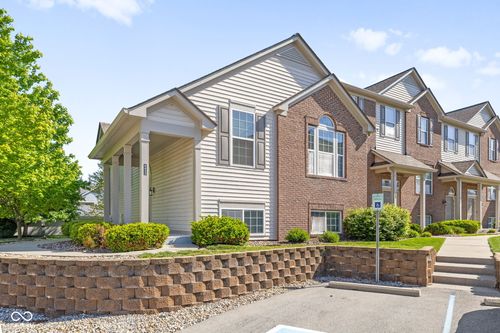 8413 Clayhurst Dr, Indianapolis, IN, 46278-5068 | Card Image