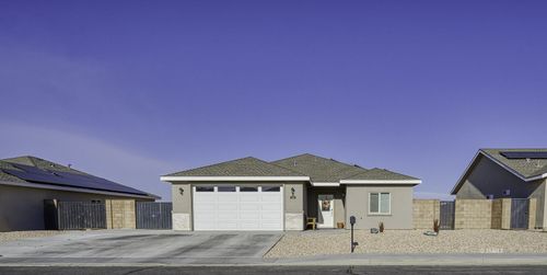 332 Abigail St, Ridgecrest, CA, 93555-5439 | Card Image