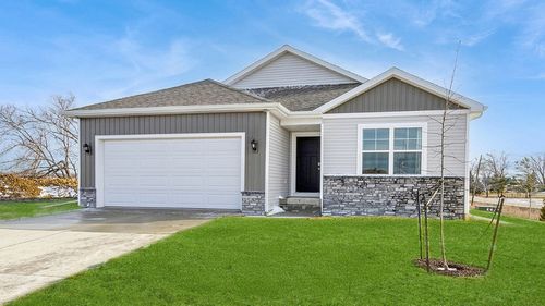 9611 Brighton Way Sw, Cedar Rapids, IA, 52404-9602 | Card Image