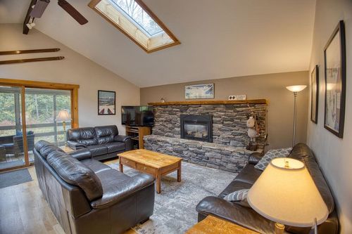 97 Red Ridge Ln, North Conway, NH, 03860-5546 | Card Image