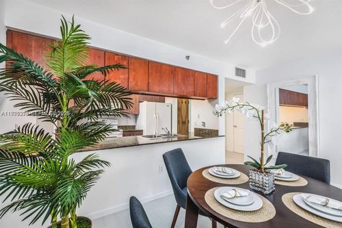 apt-1808-1200 Brickell Bay Dr, Miami, FL, 33131-3254 | Card Image