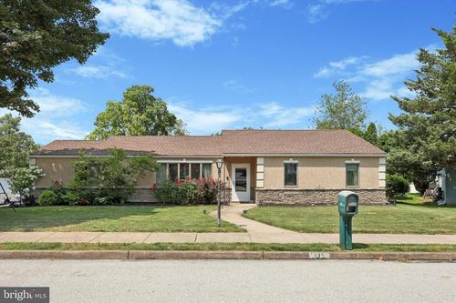 135 Woodbine Way, PLYMOUTH MEETING, PA, 19462-1523 | Card Image