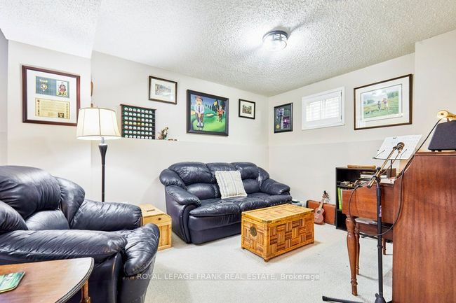 1819 Edenwood Dr, House other with 5 bedrooms, 3 bathrooms and 2 parking in Oshawa ON | Image 31