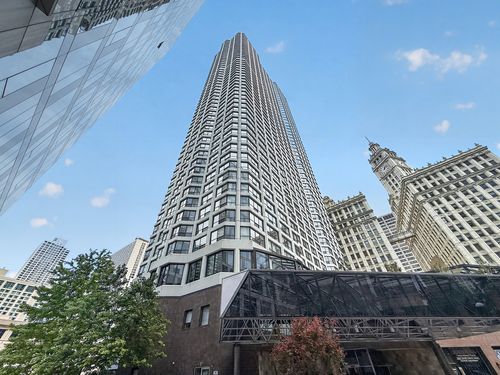 1801-405 Wabash Ave, Chicago, IL, 60611-5661 | Card Image