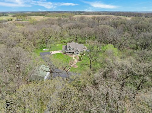 7223 N 16000e Rd, Grant Park, IL, 60940-5272 | Card Image