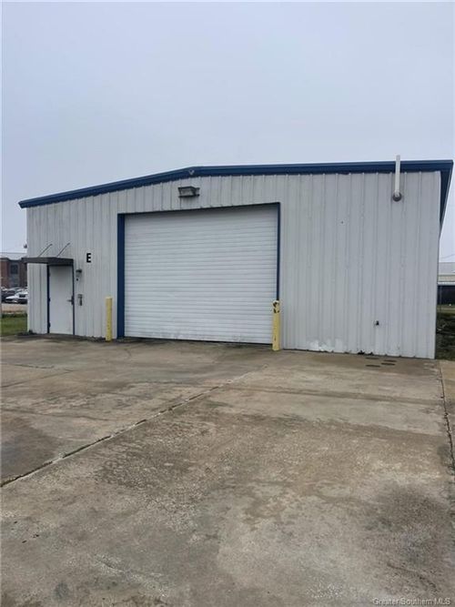 1720 Sprig St, Lake Charles, LA, 70615-6869 | Card Image