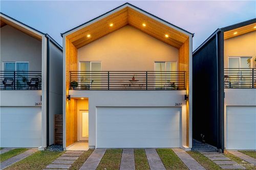 2637 Warbler Ave, McAllen, TX, 78504-7032 | Card Image