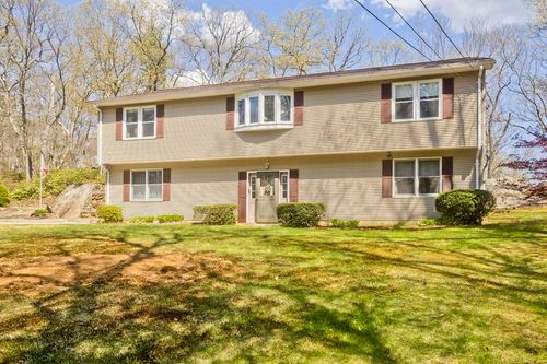 7 Mount Hitchcock Rd, Wales, MA, 01081 | Card Image
