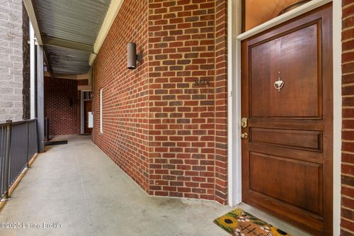 202-2011 Frankfort Ave, Louisville, KY, 40206-2081 | Card Image