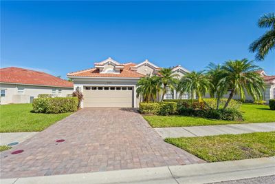 4020 Blue Heron Circle, House other with 2 bedrooms, 2 bathrooms and null parking in North Port FL | Image 2