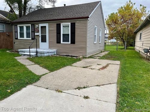 7511 Orchard Ave, Warren, MI, 48091-3029 | Card Image