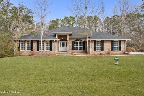 636 Banyan Pl, Diamondhead, MS, 39525-3950 | Card Image