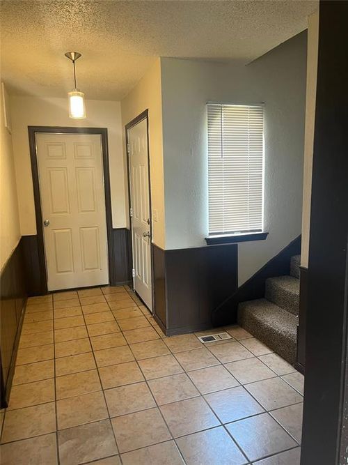 6810 Lancer Ln, Oklahoma City, OK, 73132-6032 | Card Image