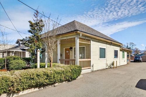1016 Court St, Medford, OR, 97501-5728 | Card Image
