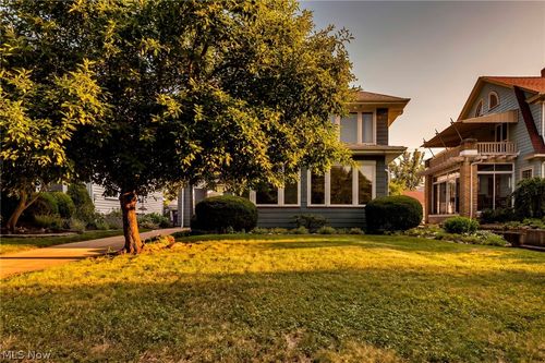 17435 Lake Ave, Lakewood, OH, 44107-1147 | Card Image