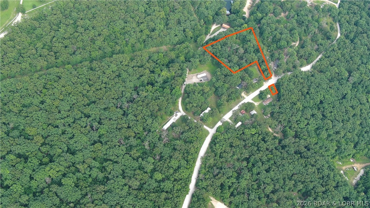 Land in Gravois Mills