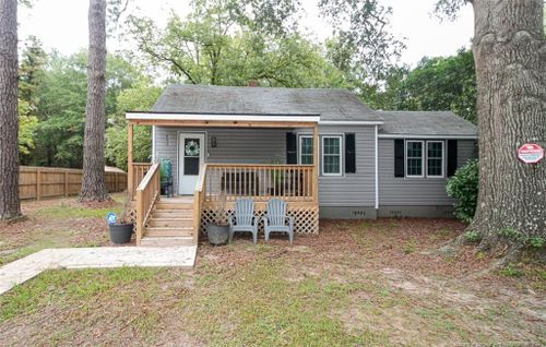 803 E Main St, Rowland, NC, 28383-9511 | Card Image