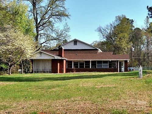 8106 Mount Holly Rd, Charlotte, NC, 28214-1624 | Card Image