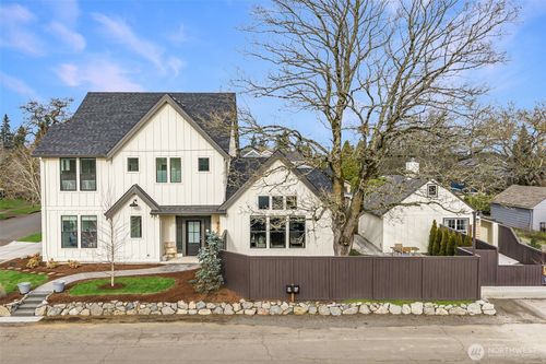 800 E 37th St, Vancouver, WA, 98663-2315 | Card Image