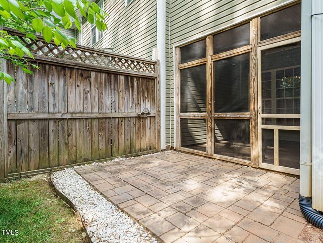 027-1280x960-patio | Image 27