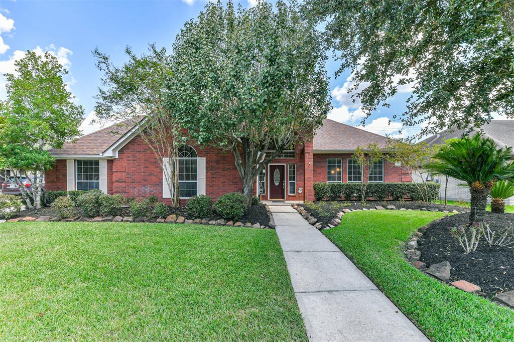 Oak Creek Dr, League City, TX 77573