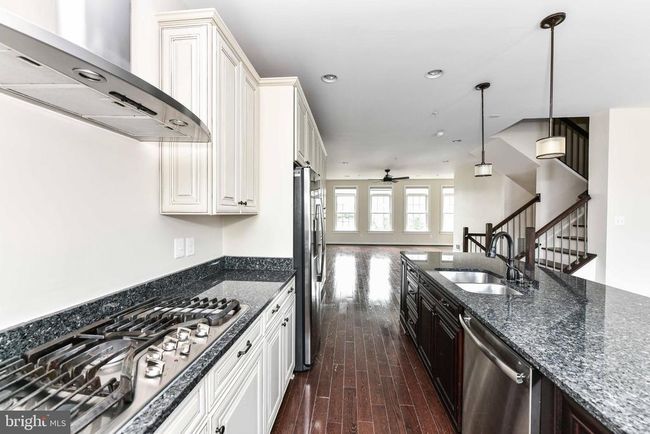 3160 Yeager Dr, Townhouse with 5 bedrooms, 5 bathrooms and null parking in HERNDON VA | Image 12