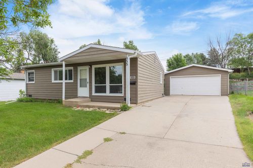 1055 E Ohio St, Rapid City, SD, 57701-5852 | Card Image
