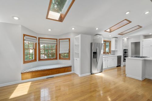 4260 Reedbury Ln, Upper Arlington, OH, 43220-3978 | Card Image