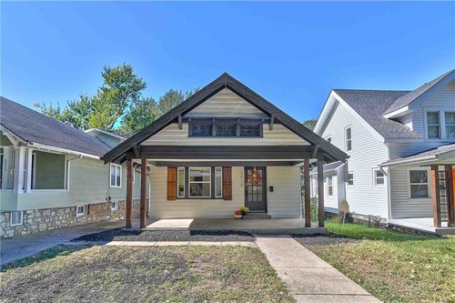 5528 Woodland Ave, Kansas City, MO, 64110-2922 | Card Image