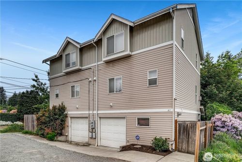1417 N 97th St, Seattle, WA, 98103-3551 | Card Image