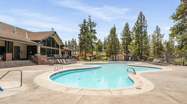 The bridges community pool | Image 39