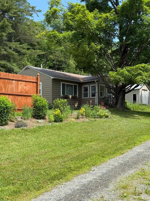 261 Vt 15 E Road, Hyde Park, VT, 05655 | Card Image