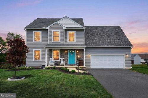 35 Ryan Ln, MOUNT WOLF, PA, 17347-9209 | Card Image