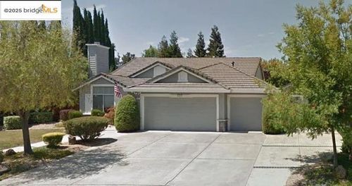 737 Vivian Dr, Livermore, CA, 94550-8147 | Card Image