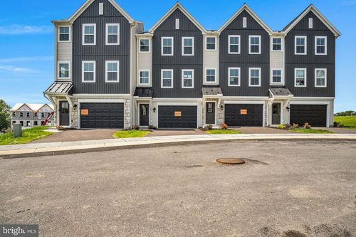 16 Morgan Cir, CARLISLE, PA, 17013-9400 | Card Image