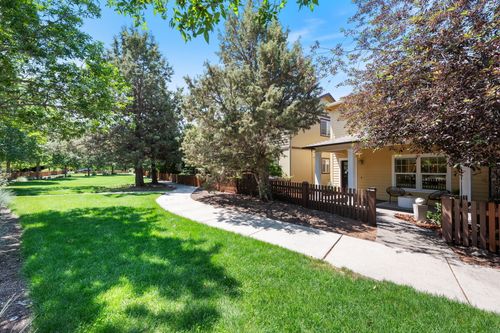 61718 Poppy Pl, Bend, OR, 97702-9351 | Card Image