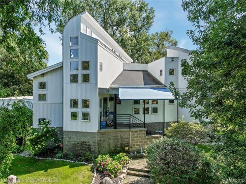 275 Angola St, Wolverine Lake, MI, 48390-2113 | Card Image