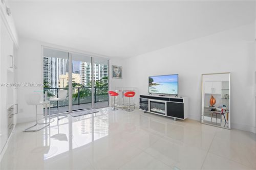 1600-1300 Brickell Bay Dr, Miami, FL, 33131 | Card Image