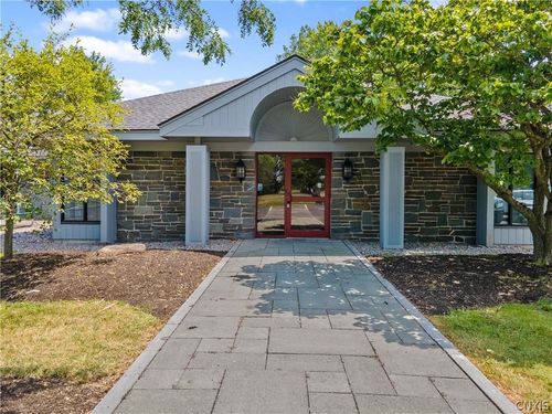 5710 Commons Park, East Syracuse, NY, 13057-9492 | Card Image