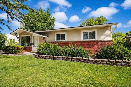32126 Harvard St, Westland, MI, 48186-4965 | Card Image