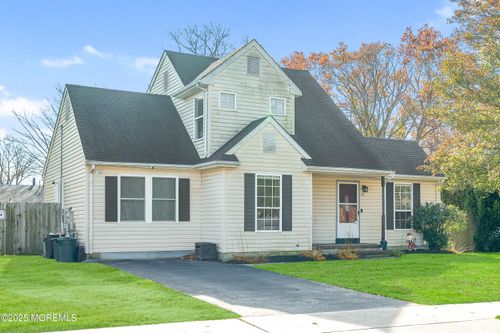 21 Shelli Ter, Barnegat, NJ, 08005-1681 | Card Image