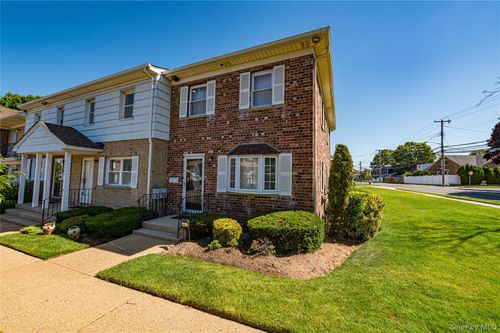 446 N Corona Ave, Valley Stream, NY, 11580-2663 | Card Image