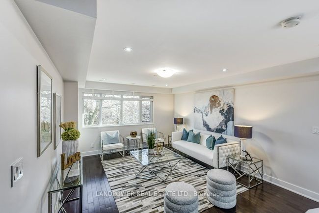 991 Dundas St E, House attached with 3 bedrooms, 3 bathrooms and 1 parking in Toronto ON | Image 24