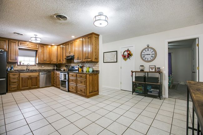 104 Largent Ave, House other with 4 bedrooms, 2 bathrooms and 2 parking in Ballinger TX | Image 14