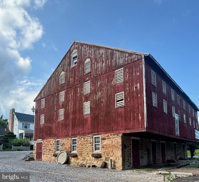 825 White Hall Rd, House other with 3 bedrooms, 3 bathrooms and null parking in LITTLESTOWN PA | Image 5